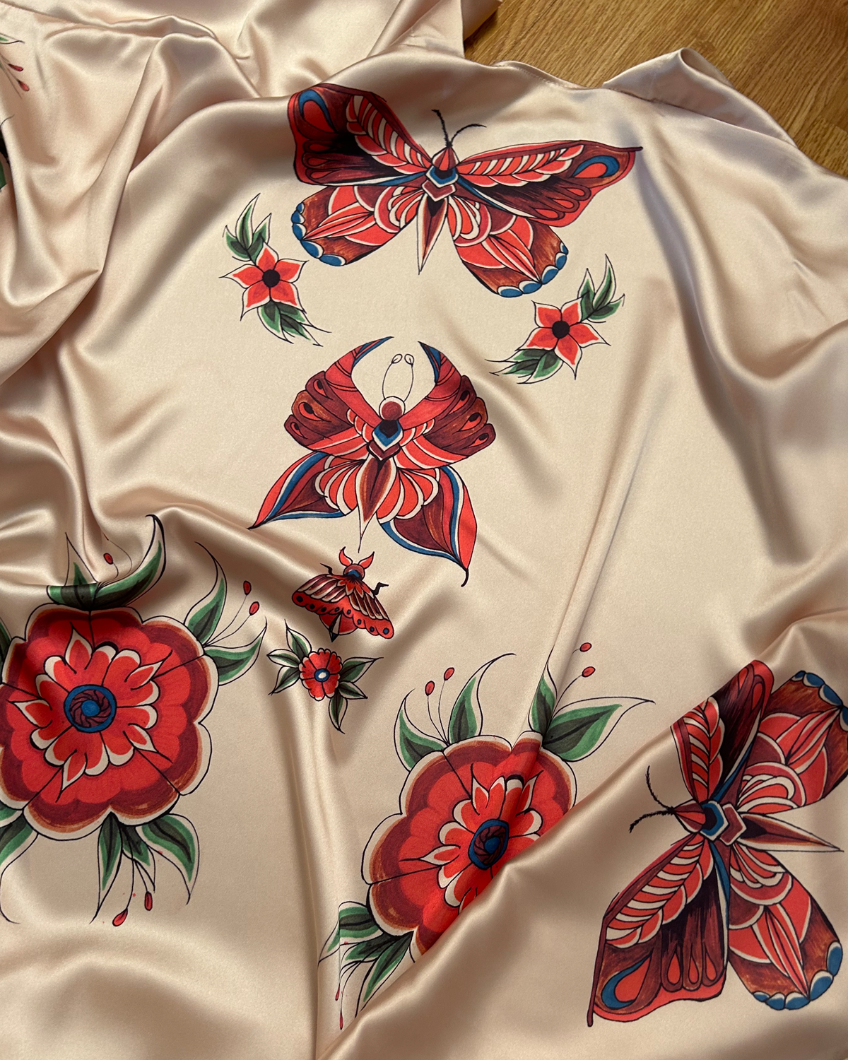 BUTTERFLIES ON BLUSH - SATIN