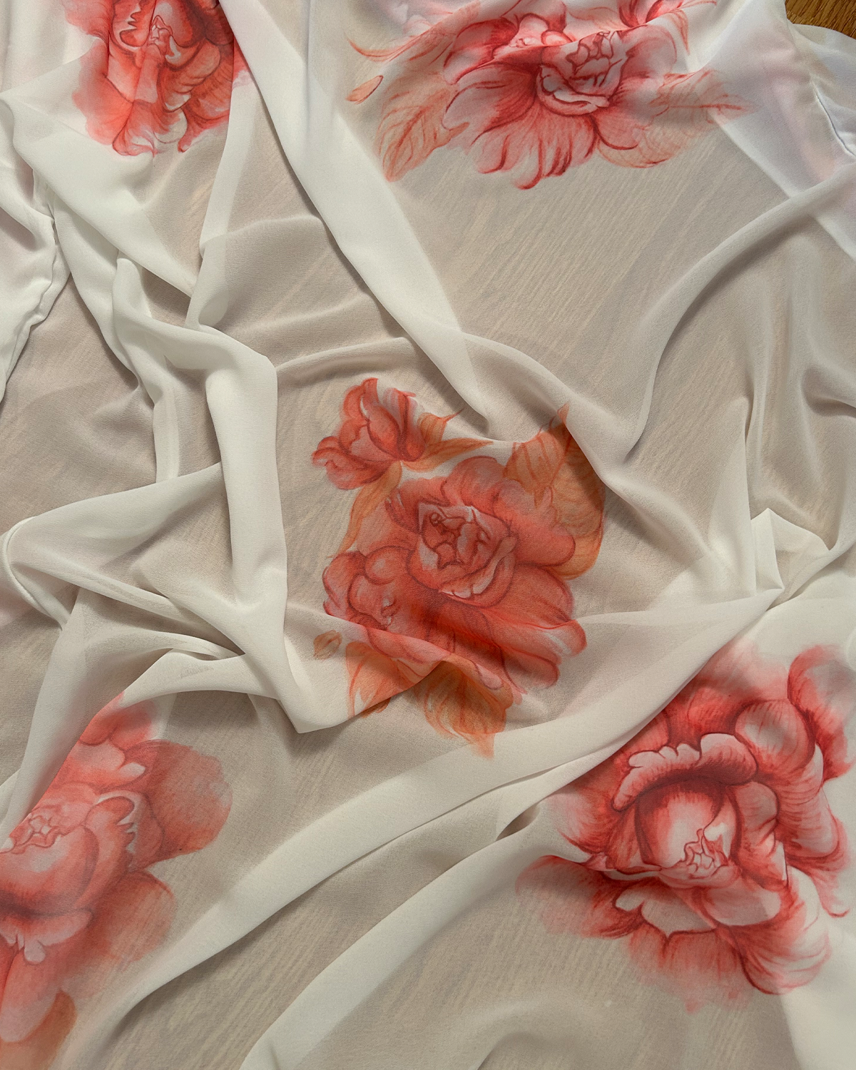ROSES ON CREAM - CHIFFON