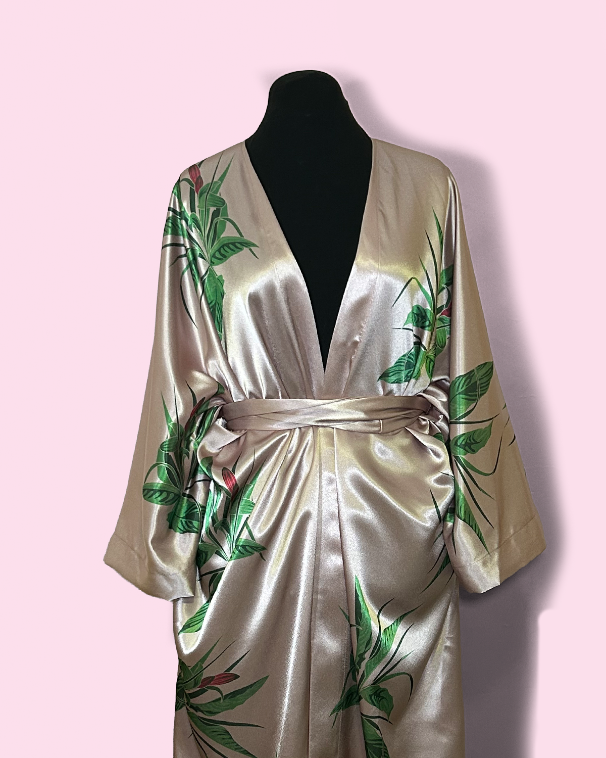 PEACE LILY ON BLUSH - SATIN