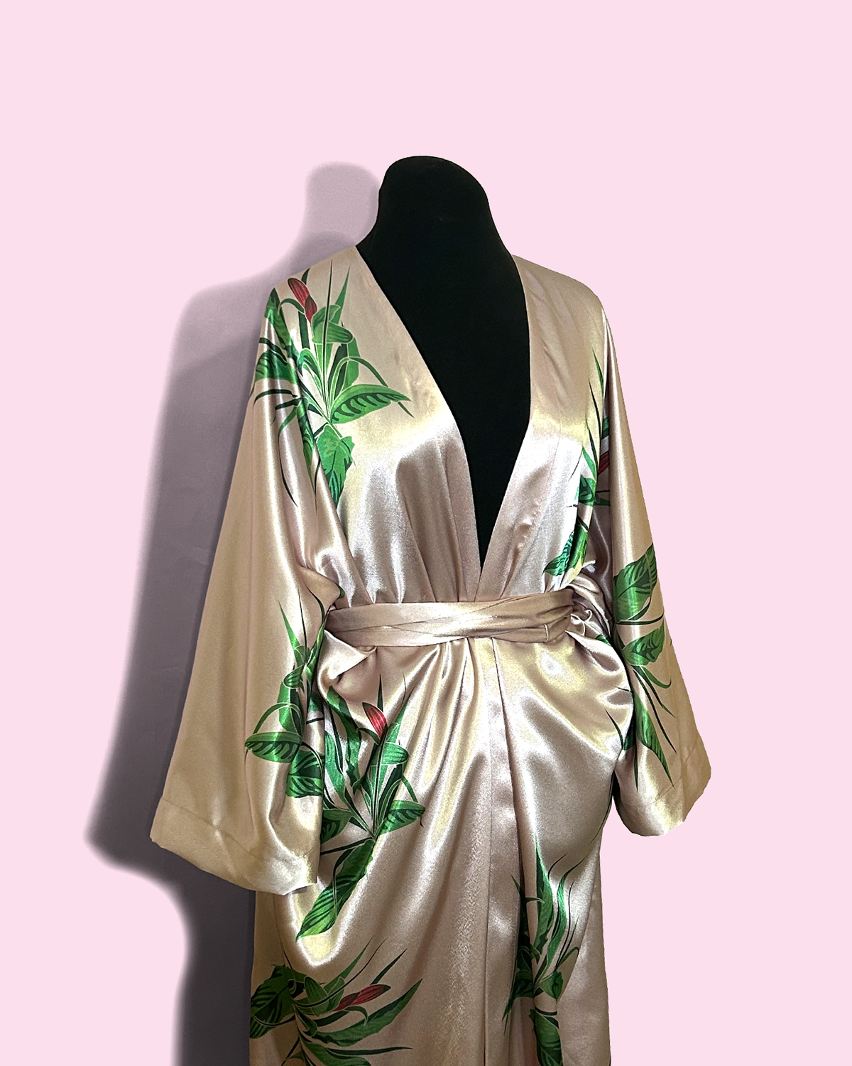 PEACE LILY ON BLUSH - SATIN