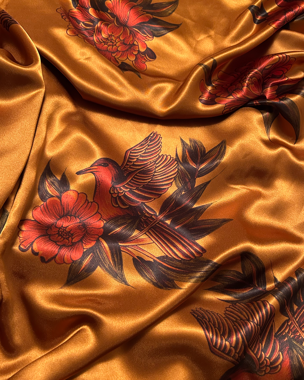 ROBINS ON GOLD - SATIN